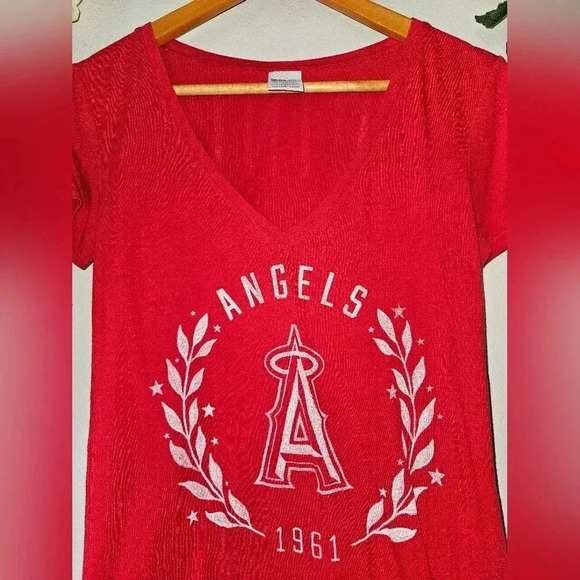 PINK Victoria’s Secret XS Angels Baseball V-Neck Tee | Game Day Graphic Top - Picture 5 of 7